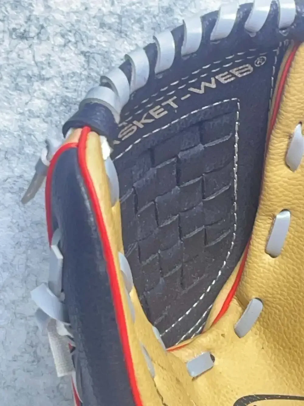 Rawlings Players Series WPL10CB 10-inch Baseball Glove